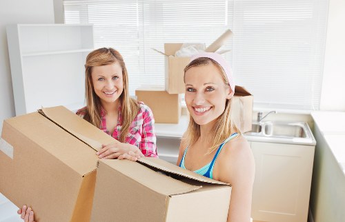 Local movers handling access challenges on a North London street